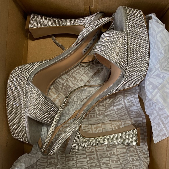 Steve Madden Women's Lashed-R Platform Dress Sandals - Picture 3 of 6